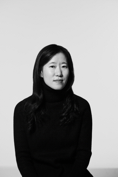 벽산희곡상 수상자 윤미현 작가